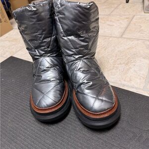 Tory Burch Silver Quilted Winter Boots